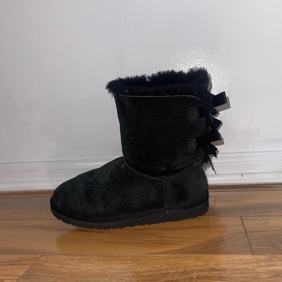 BLACK BAILEY BOW UGG AUSTRALIA BOOTS KIDS SIZE 5/WOMEN 7.5 - Picture 3 of 5